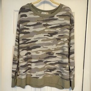 Women’s 1X Camo sweatshirt